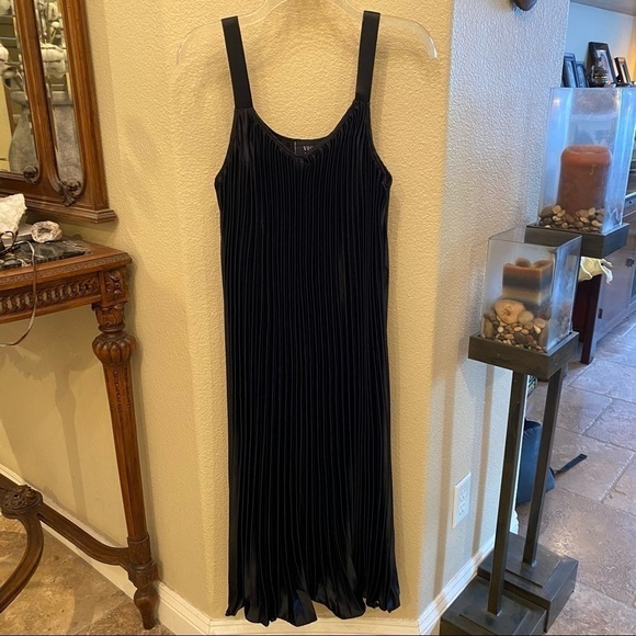VICI Black Pleated Long Dress Size Medium - Picture 1 of 8